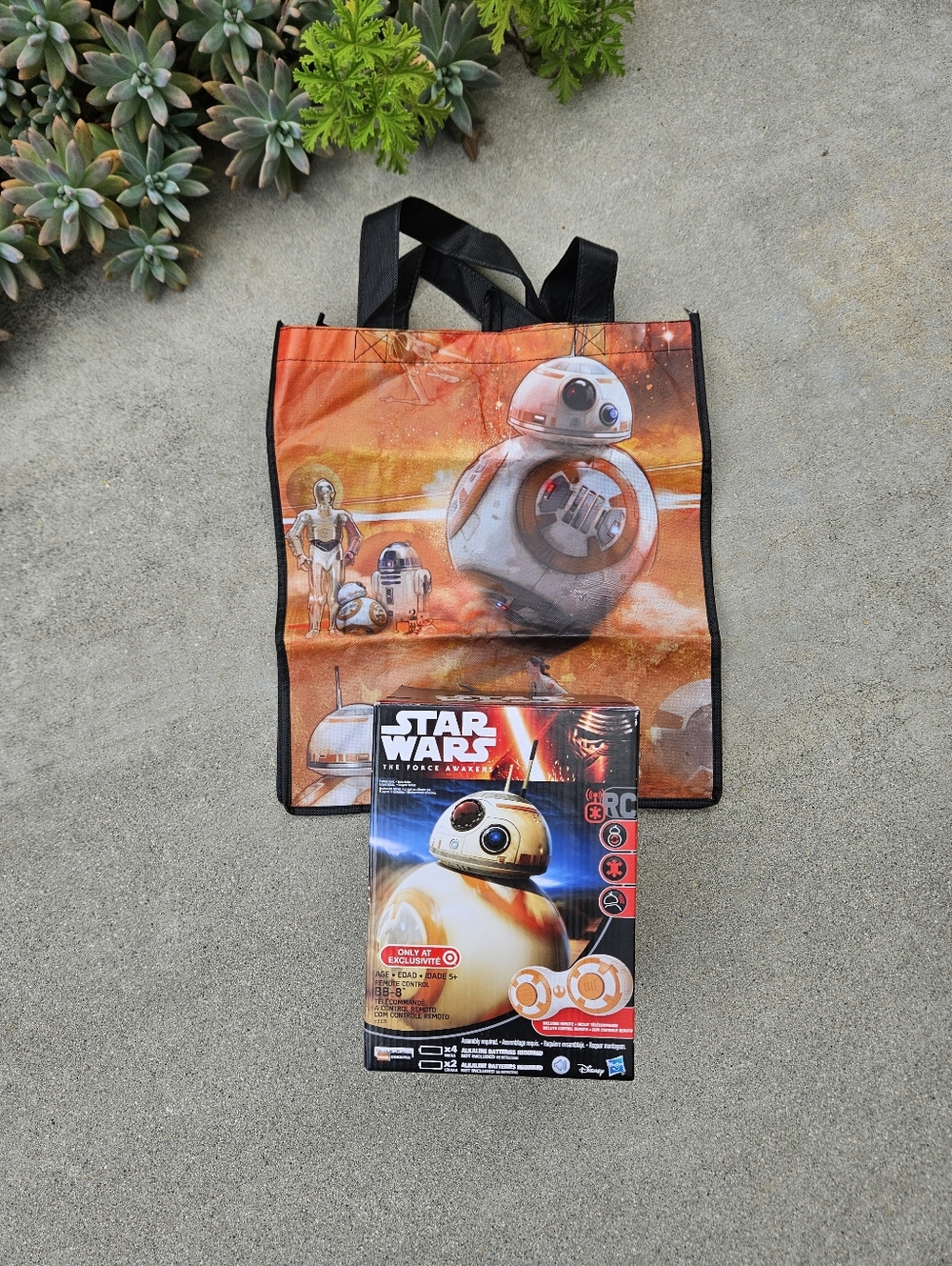 RARE BB8 REMOTE CONTROL FUGURE W/ LIMITED EDITION BAG ONLY AT TARGET NEW IN BOX